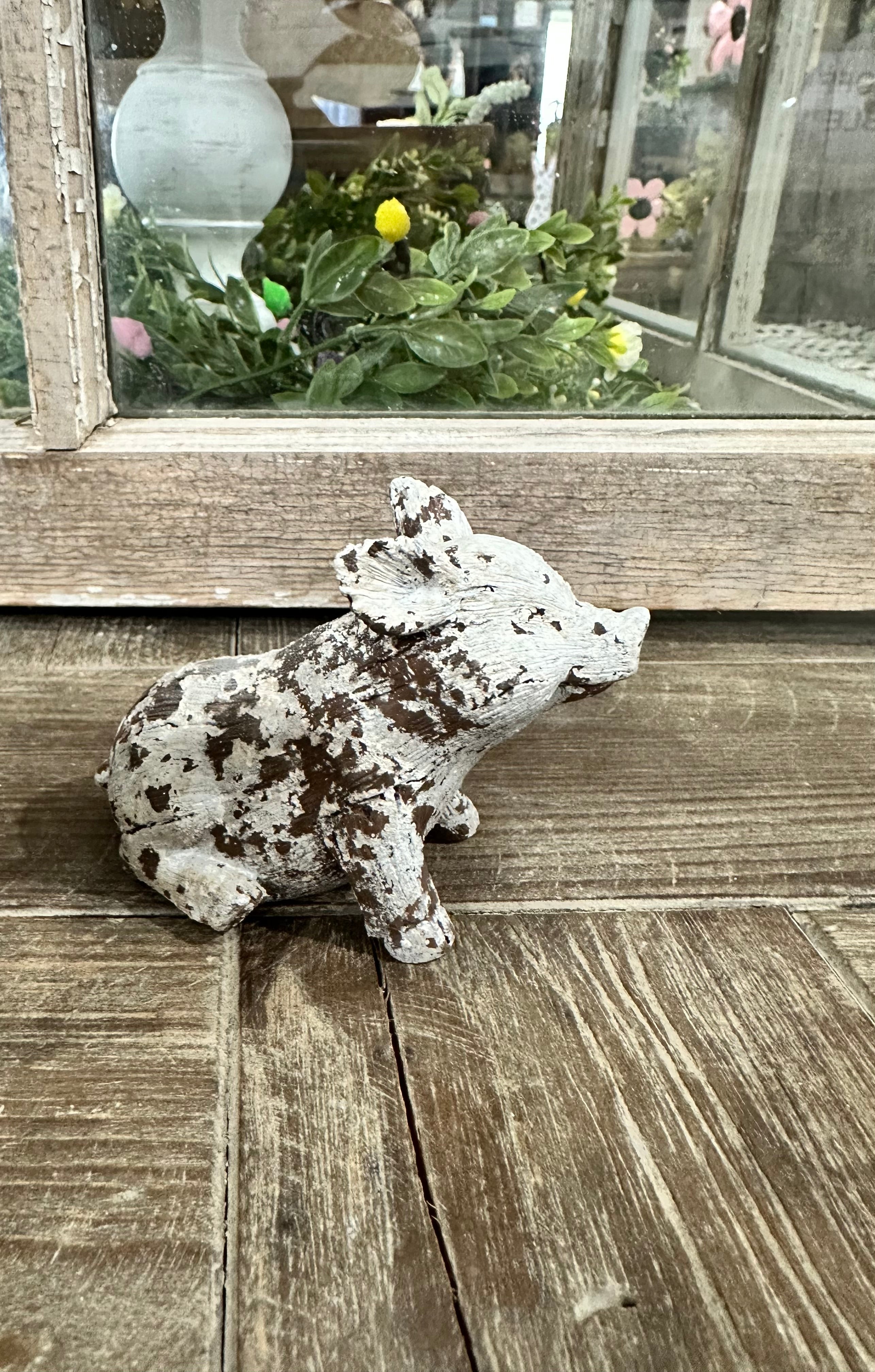 Distressed Resin Pig