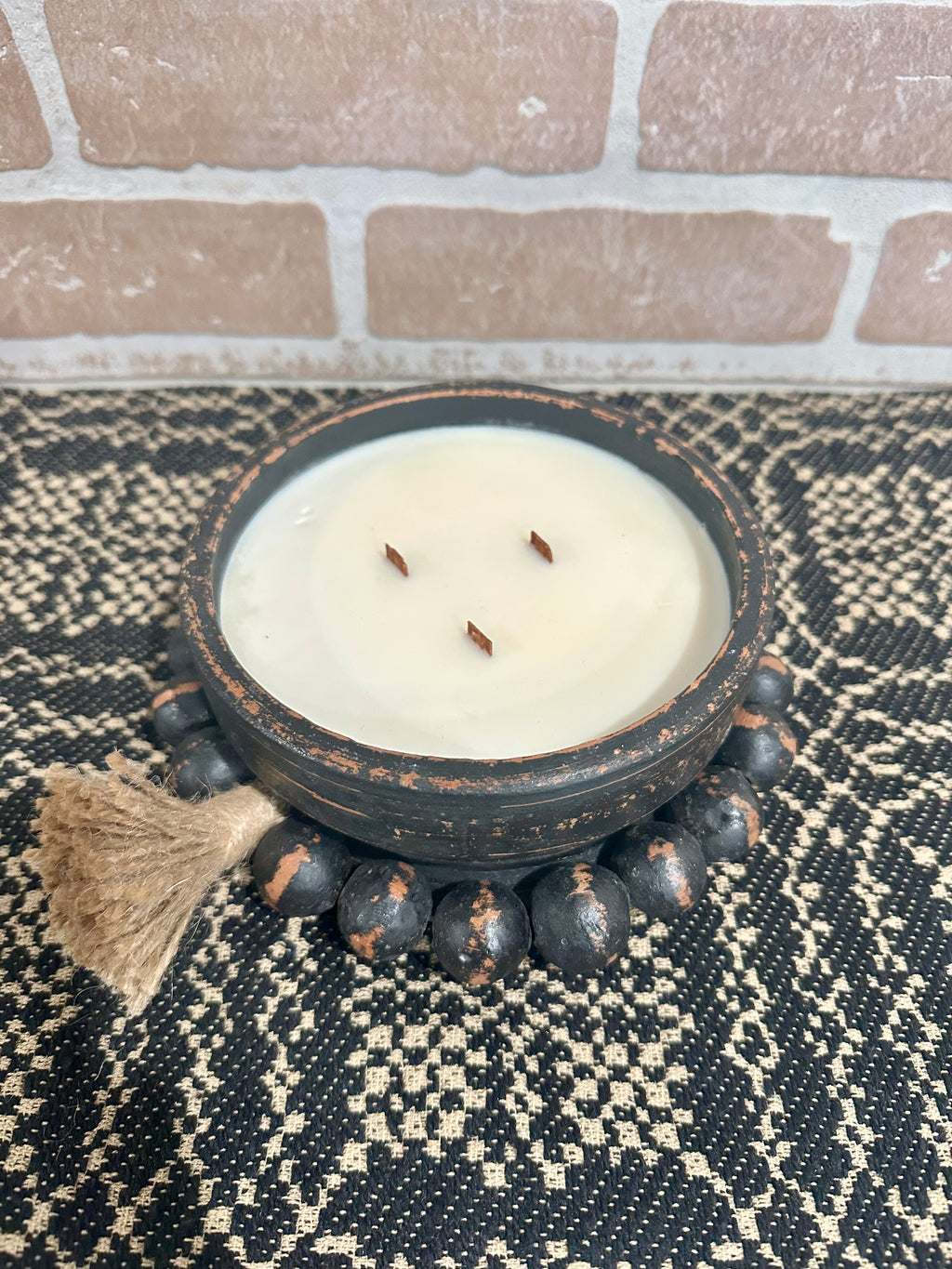 Bead Bowl Candle 18oz in Black