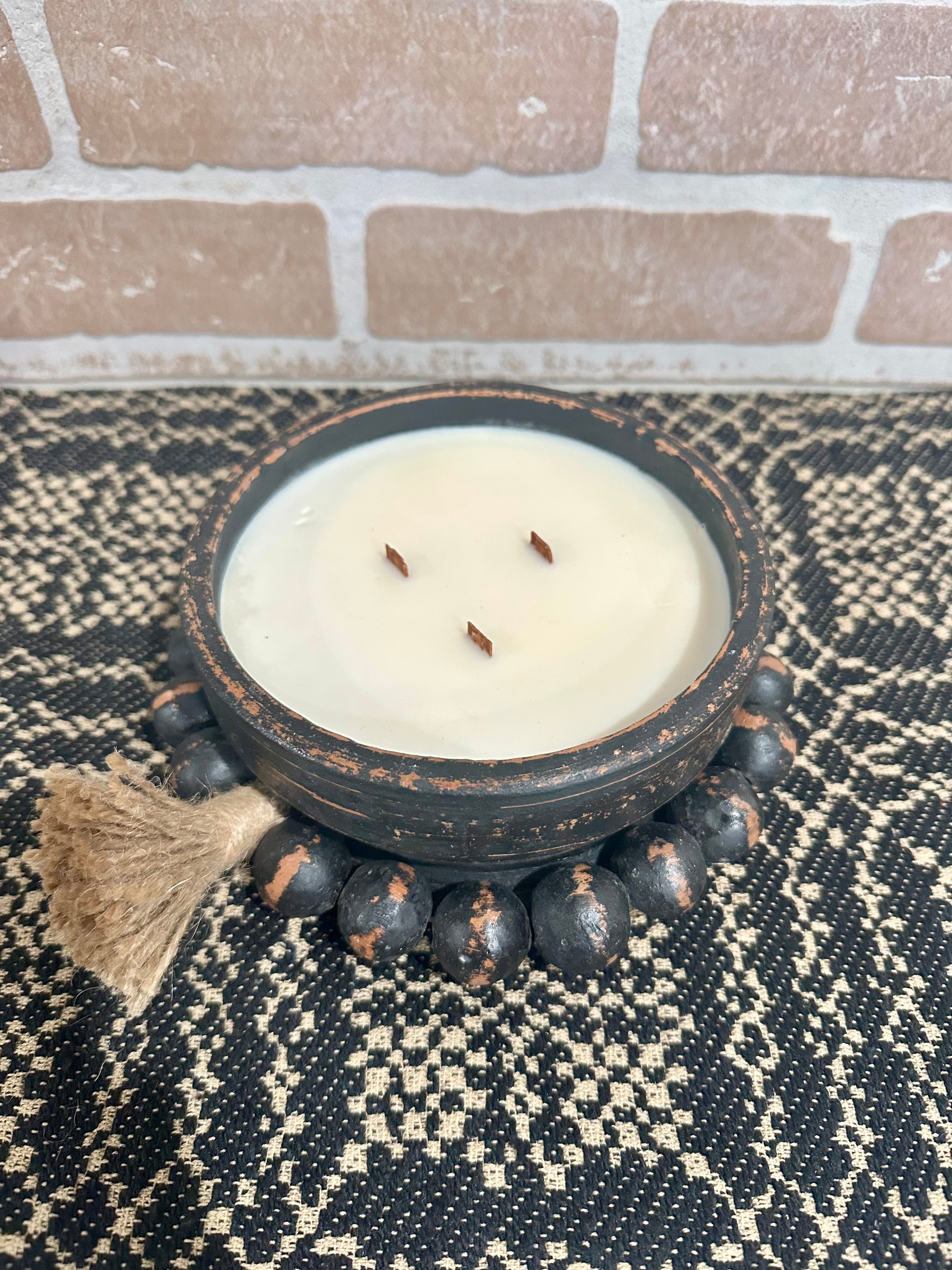 Bead Bowl Candle 18oz in Black