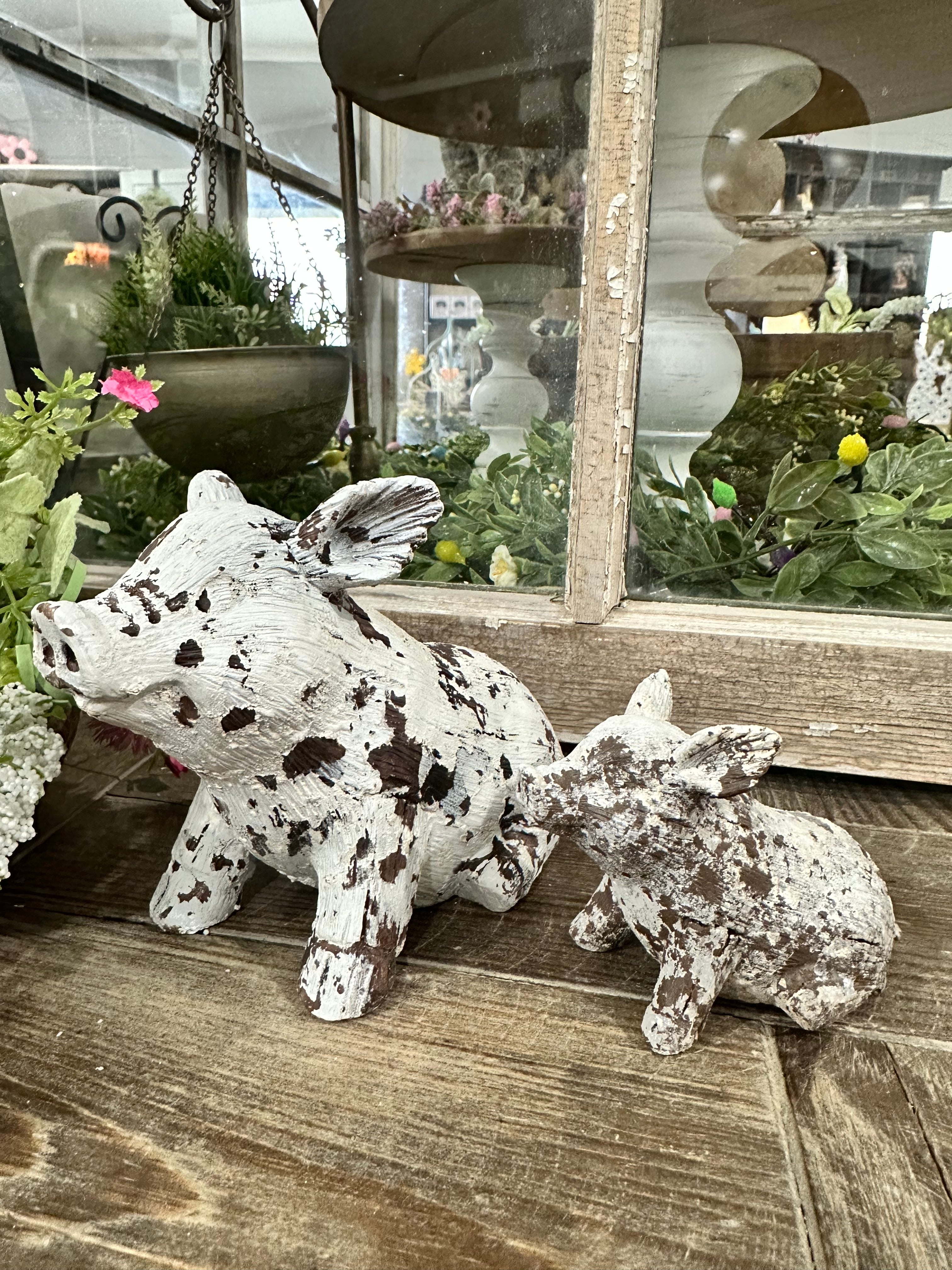 Distressed Resin Pig